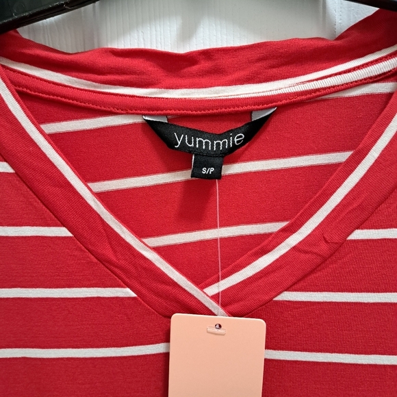 New! Yummie Striped Dress Red And White Stripes V-neck Small Short Sleeved Dress - Picture 10 of 11